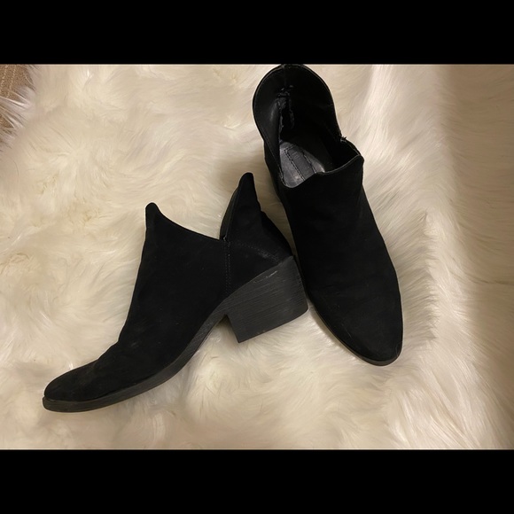 Faux suede black ankle booties - Picture 2 of 8